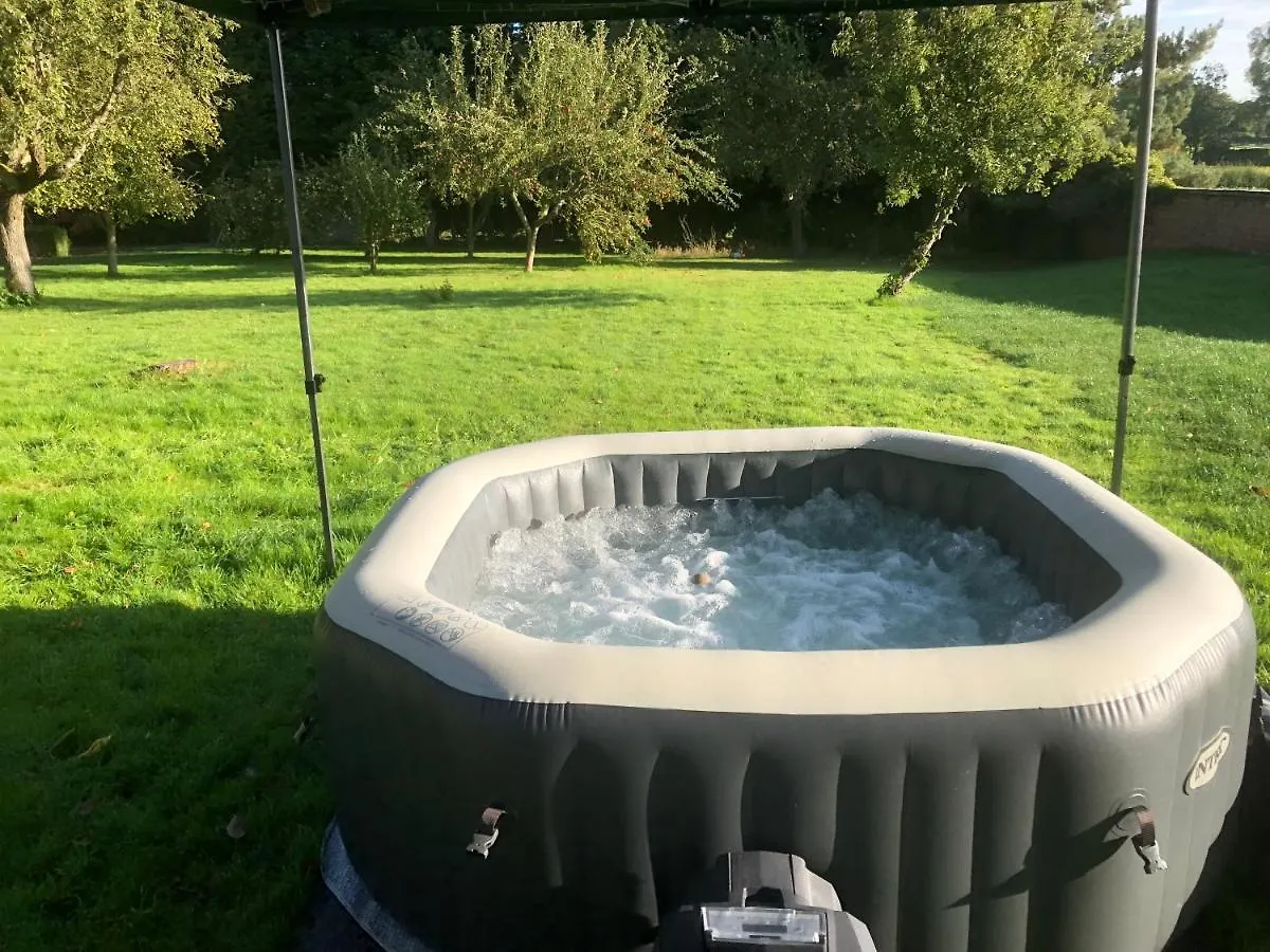 Holiday home The Wing At Brook Hall Nr York & Leeds - Free Hot Tub Tadcaster United Kingdom