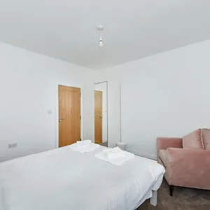  Apartment Claude House - Charming 4bedroom United Kingdom